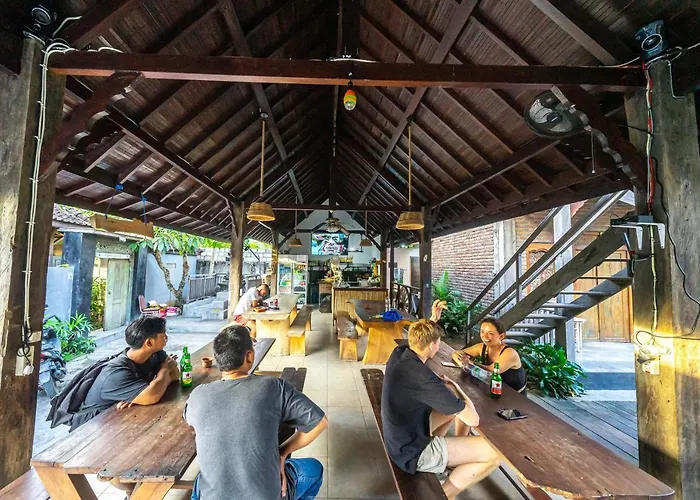 Tropical Albergue