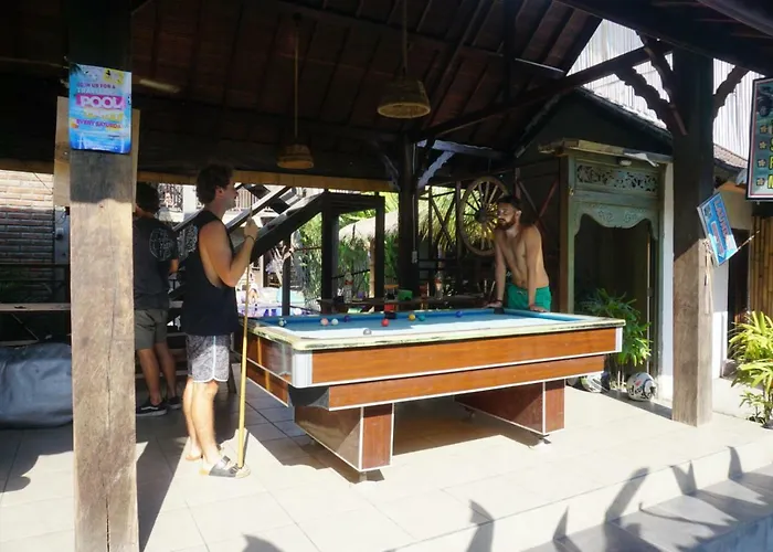 Tropical Albergue